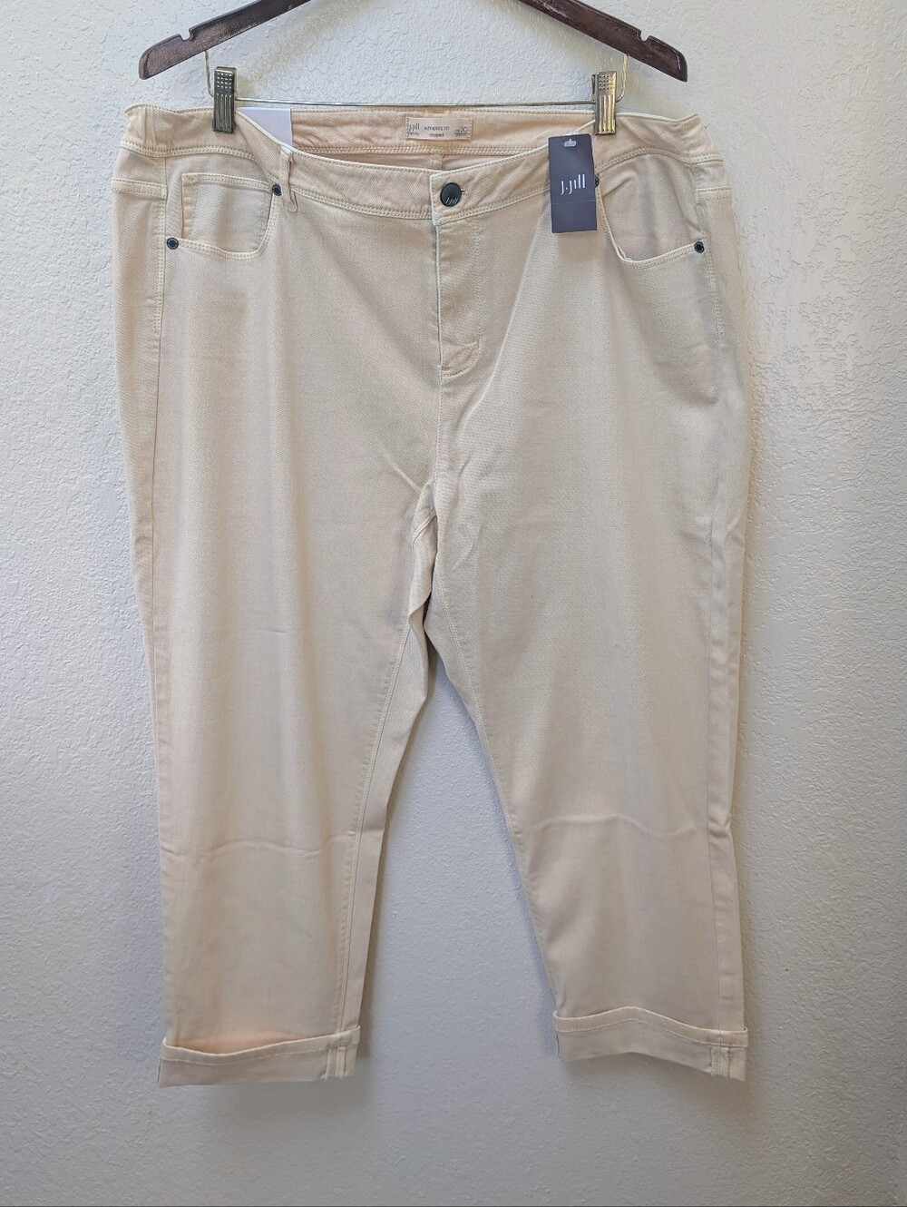 NWT Butter Yellow J.Jill Cropped Cuffed Pants. Size 20